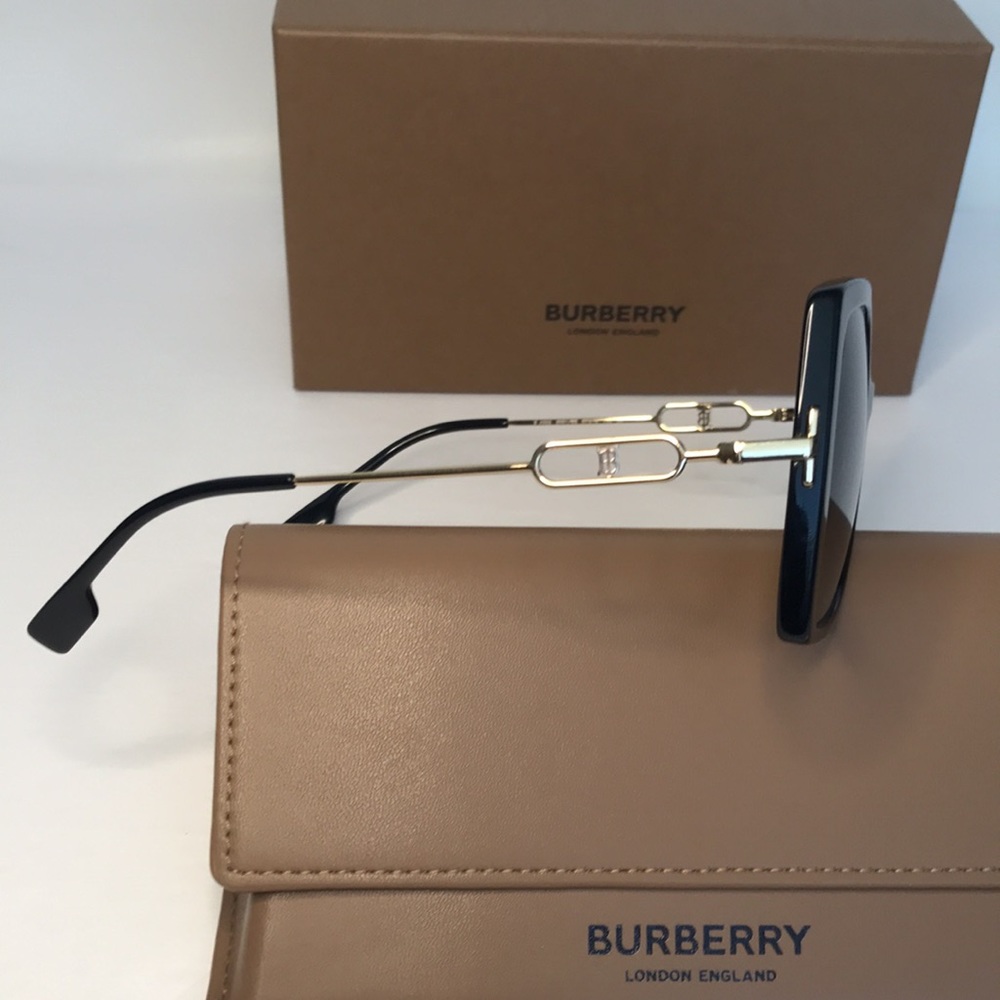 Authentic- 💯- New Burberry BE4332 Luna Sunglasses for Women - Picture 16 of 17